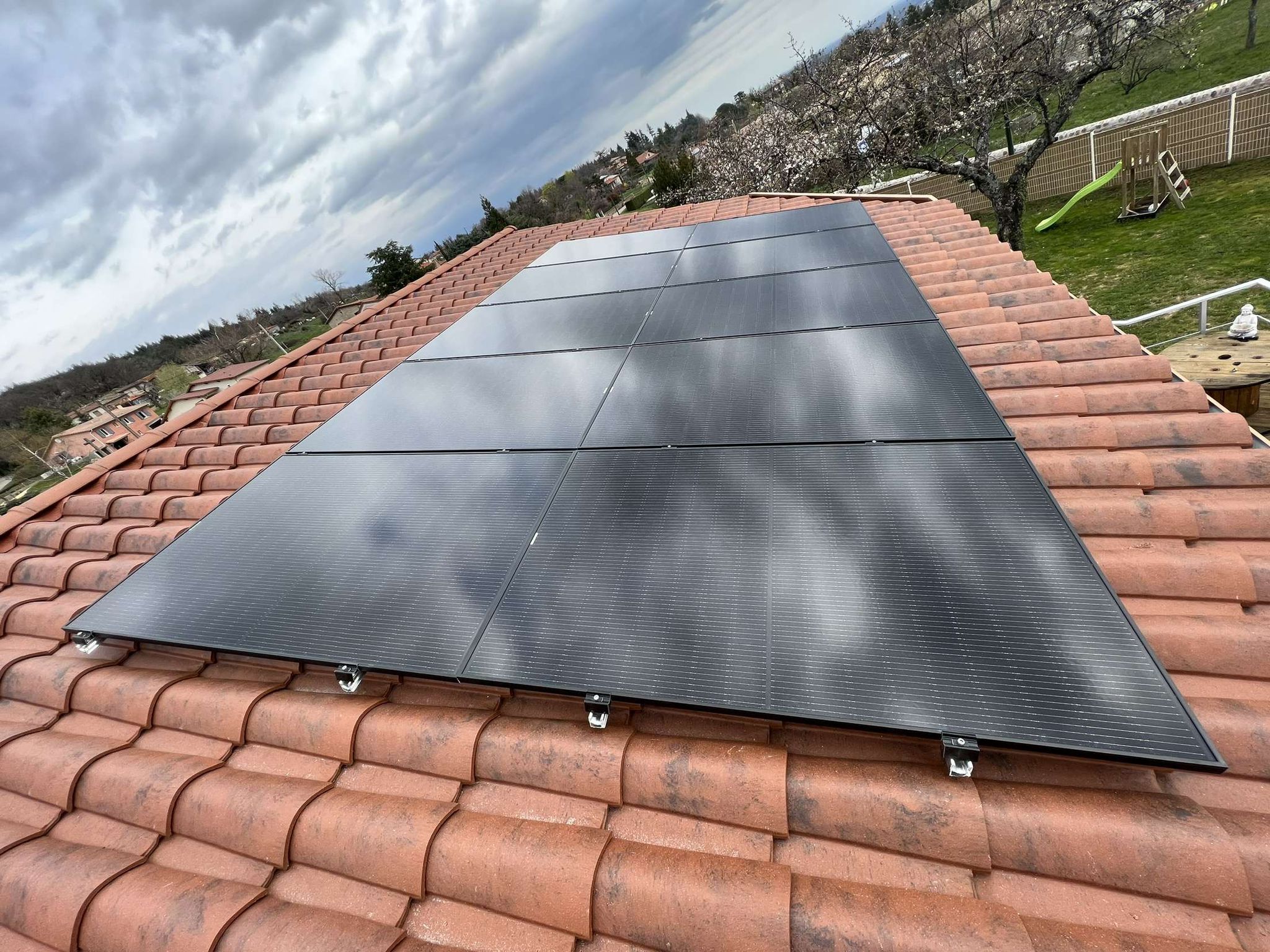 Installation panneaux solaires à Clermont-Ferrand