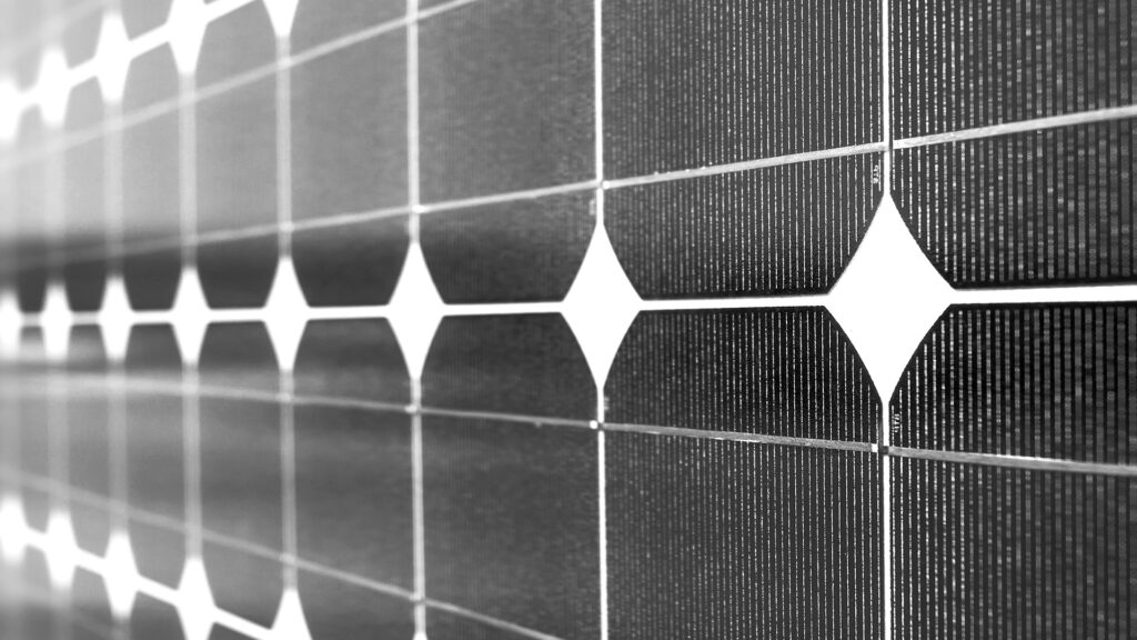 Comprendre les panneaux photovoltaïques 375W : Tout ce que vous devez savoir